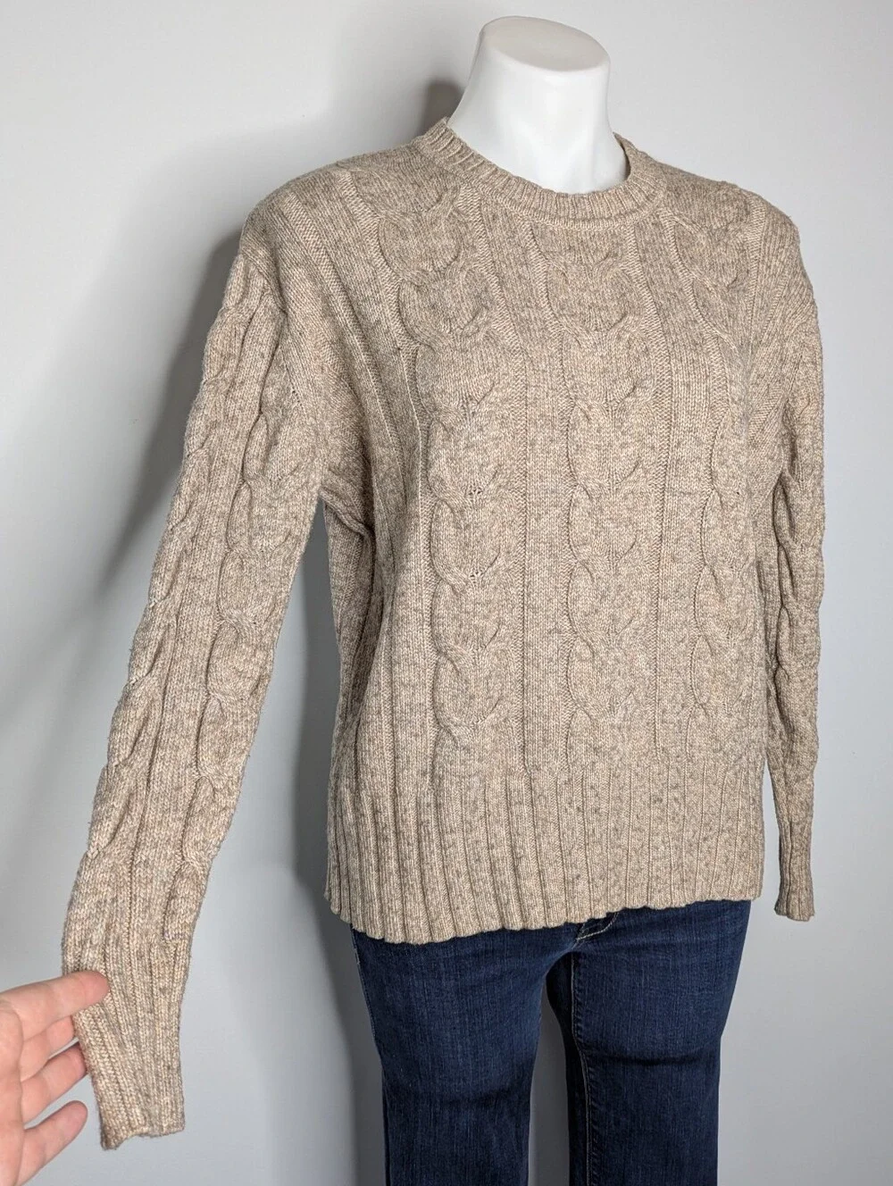 Banana Republic Tan Cable Knit Crew Neck Sweater M